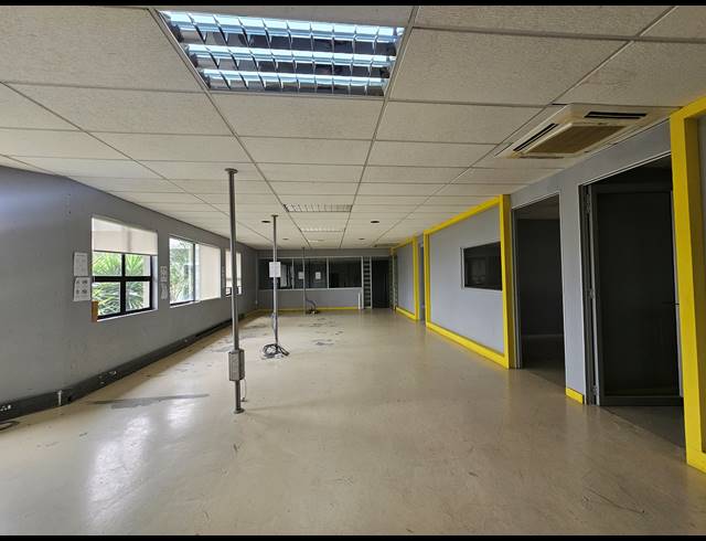 774M² OFFICE TO LET IN BRYANSTON